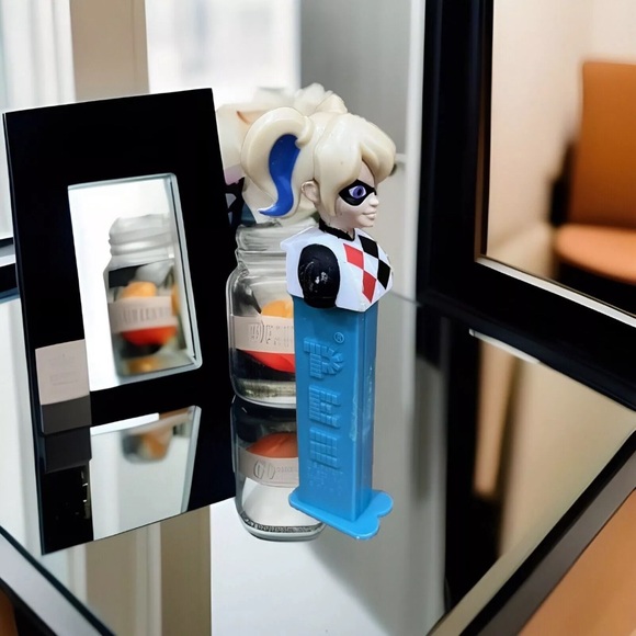 PEZ Dispenser Vintage Miss Piggy and Harley Quinn - Picture 2 of 13